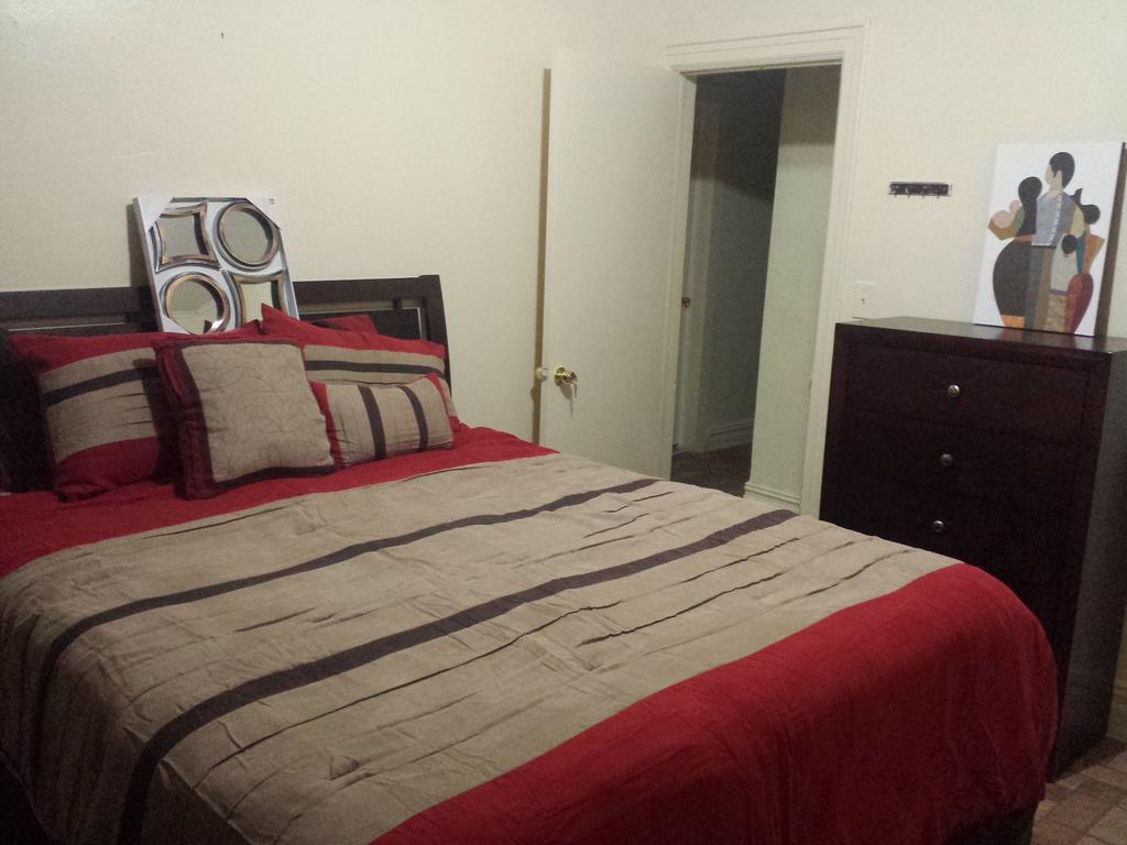 ניו יורק Studio, One And Two Bedroom Apartments - Bronx חדר תמונה
